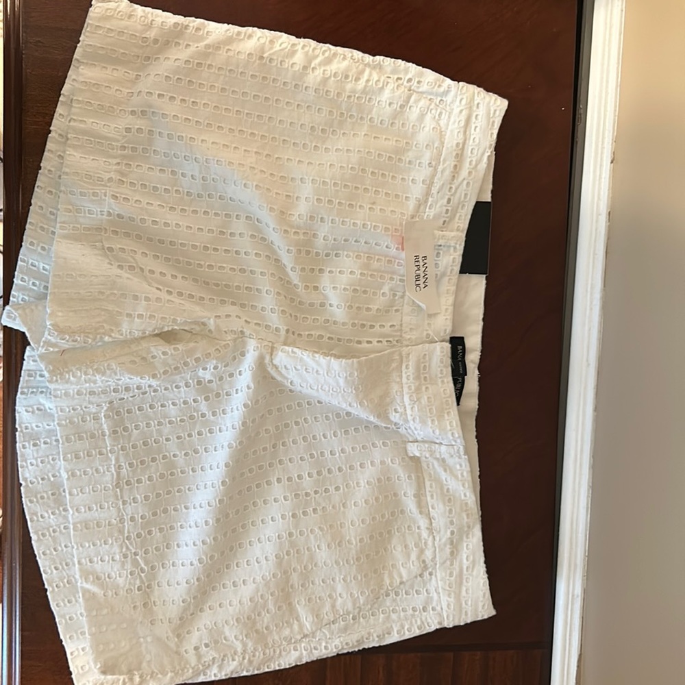 Brand new with tags white eyelet banana republic size 8 shorts